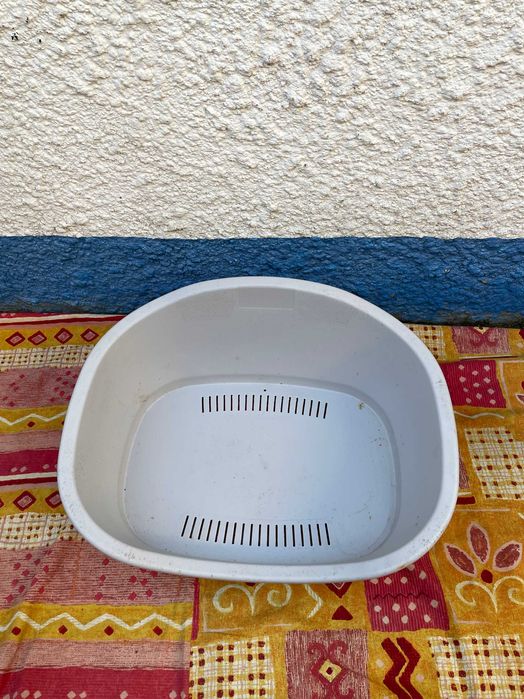 Cama para animais de estimação cinzenta
