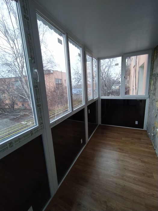 Балконы и пристройки.