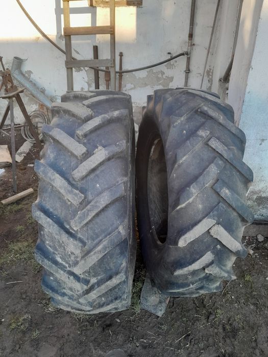 Zetor ursus  c360 Opony 16.9 x 28