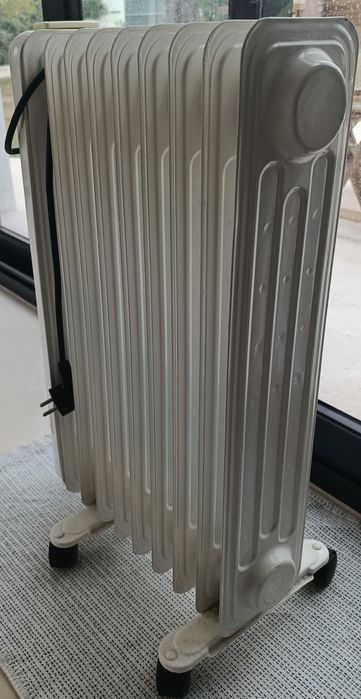 Aquecedor a Óleo Electronia 2000W – Em Bom Estado