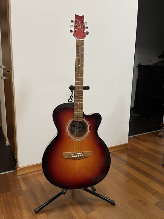 Gitara akustyczna z pokrowcem REZERWACJA