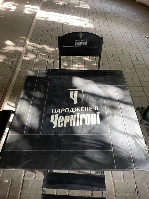 Продам набор мебели стол +стулья деревянные Черниговское.