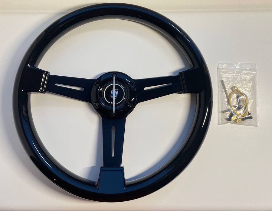 Продам новый руль  Nardi 14 дюймов 350 мм черный глянец и из красного