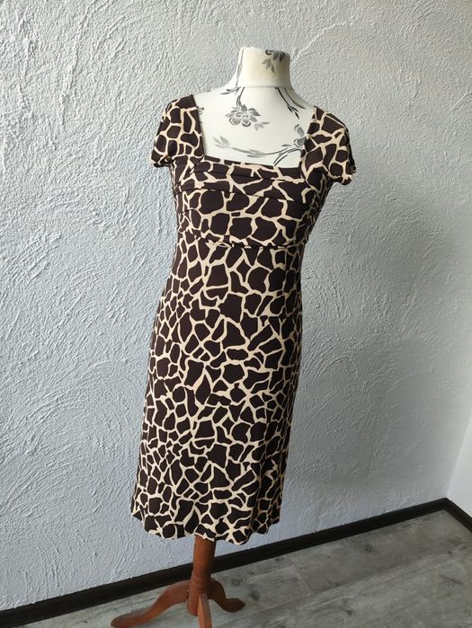 Wyszczuplająca sukienka koktajlowa 40 M elastyczna panterka