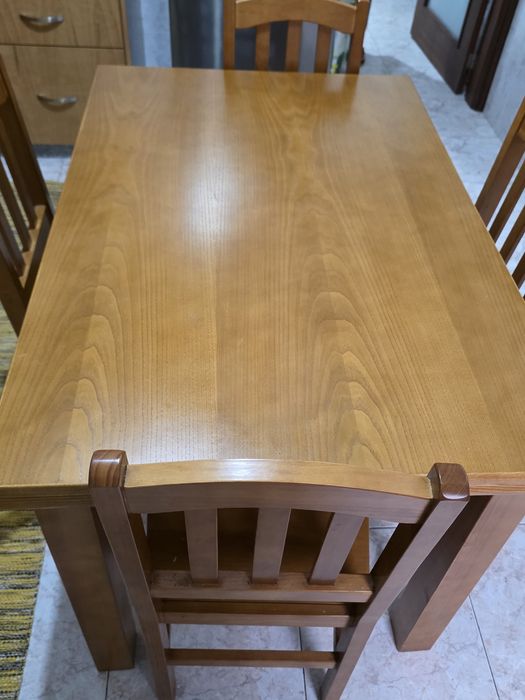 Mesa para cozinha.
