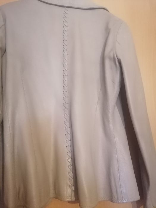 Blazer em pele cintado