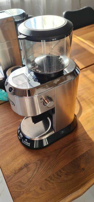 Кавоварка+кавомолка delonghi dedica (кофеварка+кофемолка) kg521 ec685