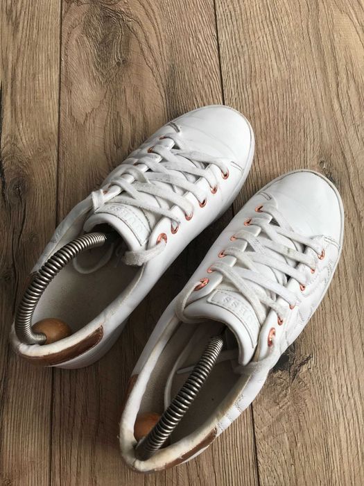 Skórzane buty Guess rozm. 37,5