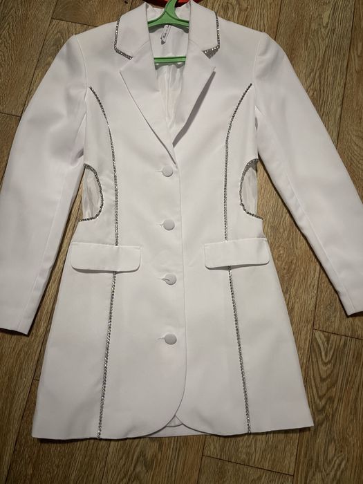 Платье пиджак белое