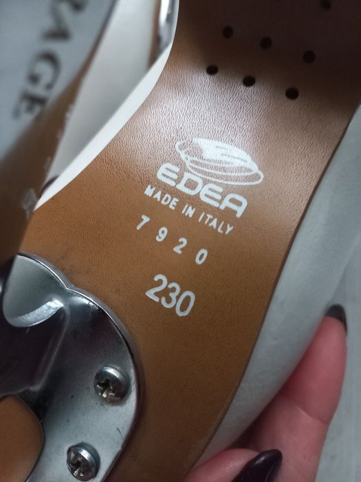 Професійні Ковзани(EDEA)