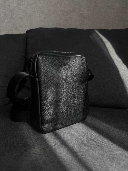 Чорна чоловіча сумка месенджер Tommy Hilfiger