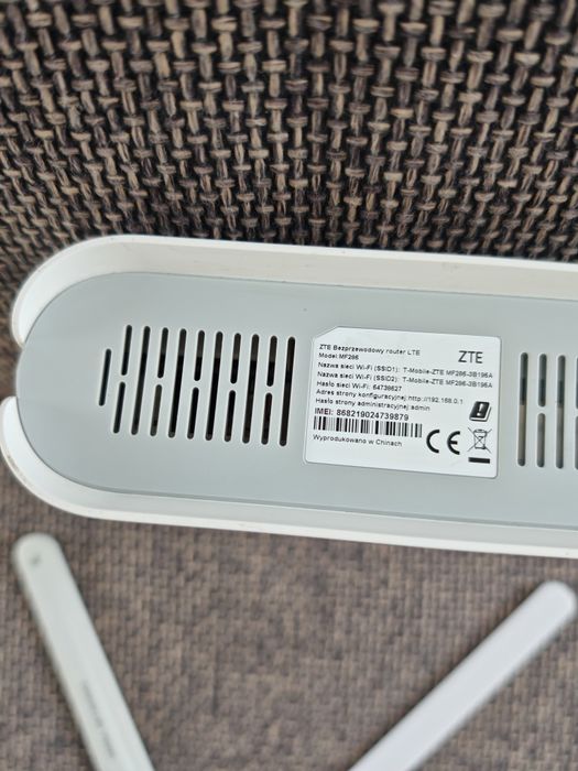 Router ZTE na kartę sim z 2 antenami asymetrycznymi sygnał GSM Wzmacni