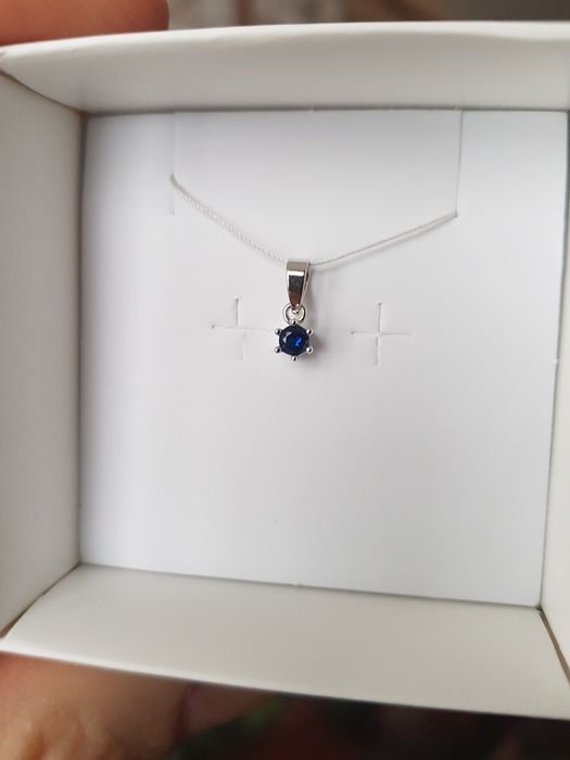 Wisiorek firmy Apart