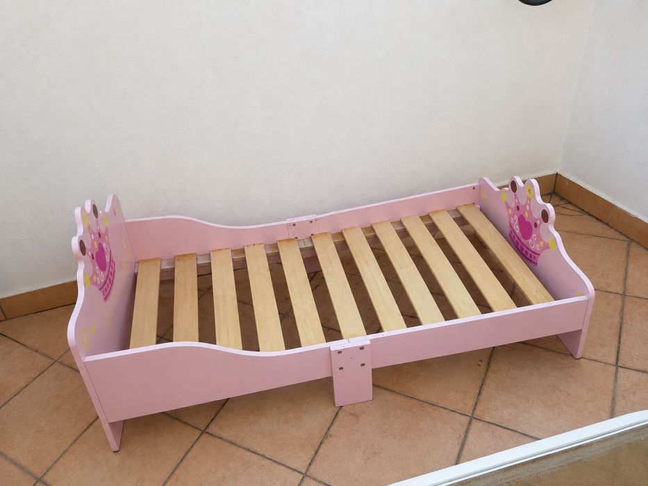 Cama rosa infantil