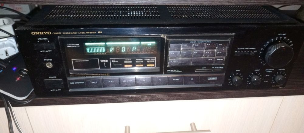 Продам стерео ресивер Onkyo TX 7530 под ремонт.