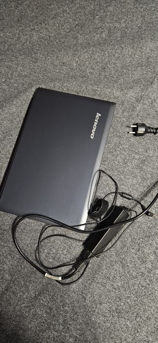 Ноутбук Lenovo v560