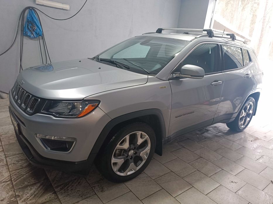 Jeep compass авто