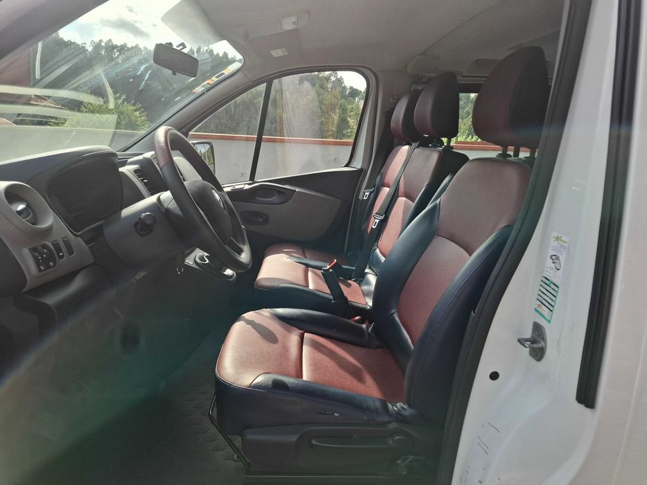 Renault Trafic 1.6 Dci Longa 9 Lugares  (COM IVA DEDUTIVEL INCLUIDO) de 2015