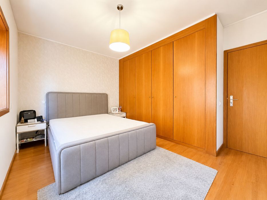 T2+1 | 124 m² | Garagem | Elevador | Junto à CESPU