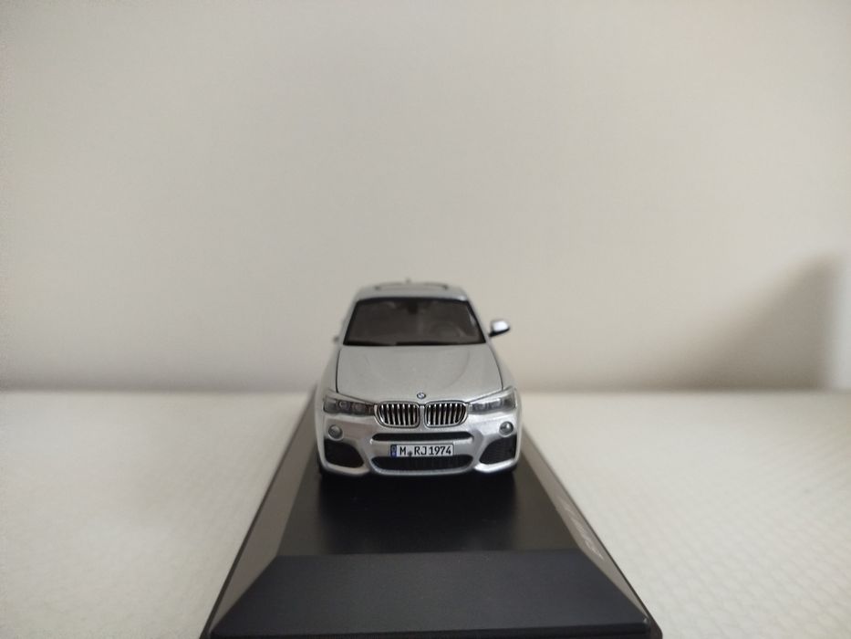 Miniatura BMW X4 1/43