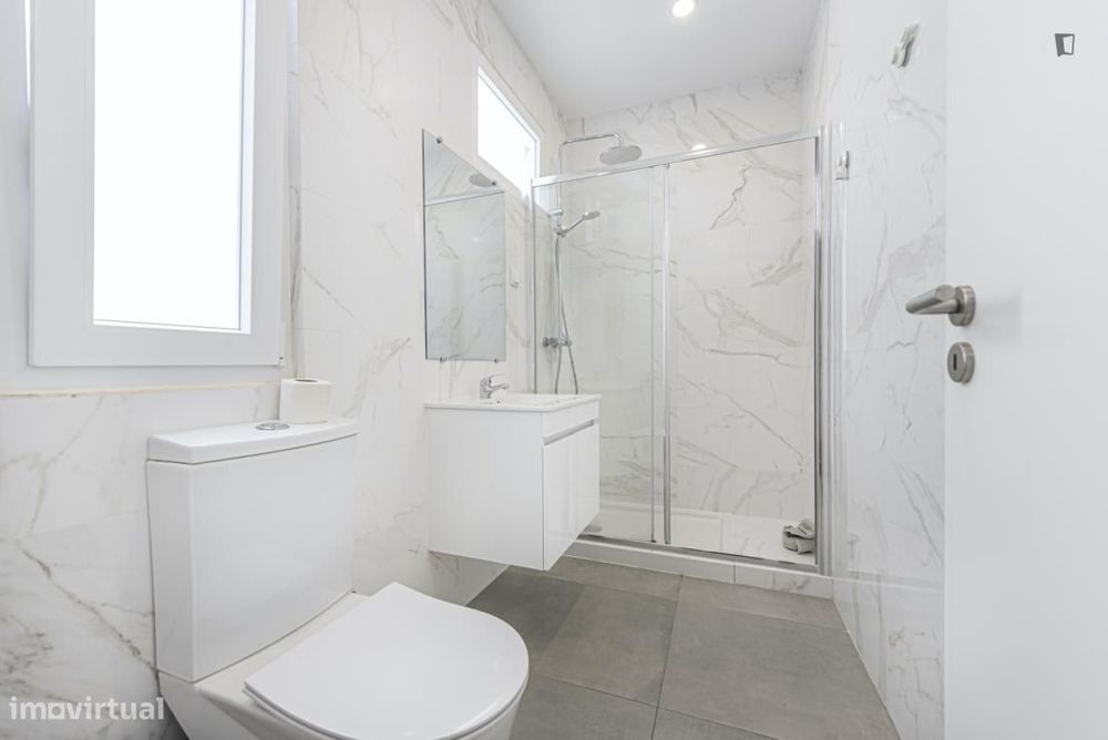 Quarto - localizado em Lapa Lisbon