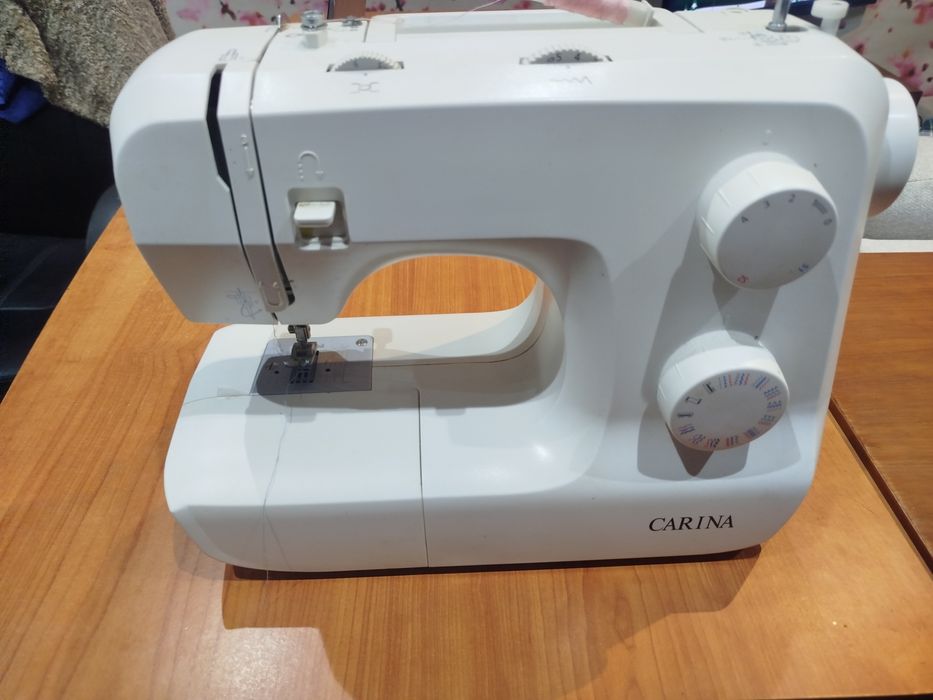 Máquina de Costura Portátil