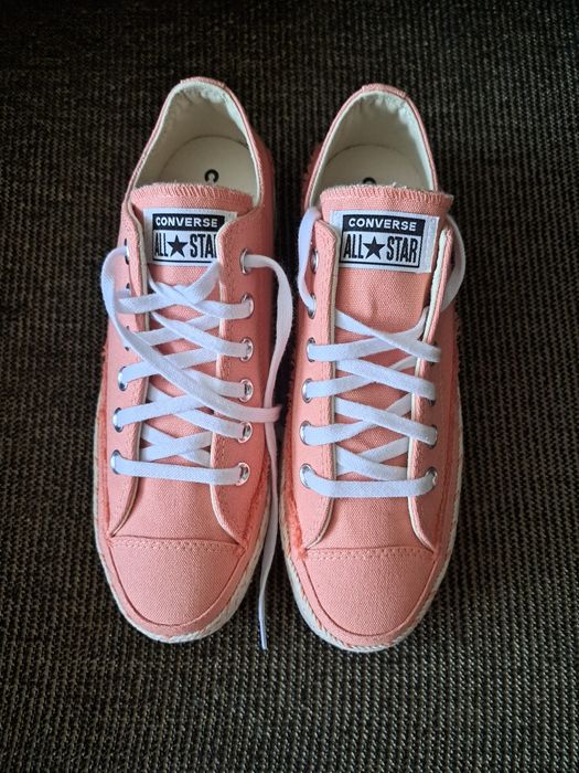 Продам нові кеди Converse.