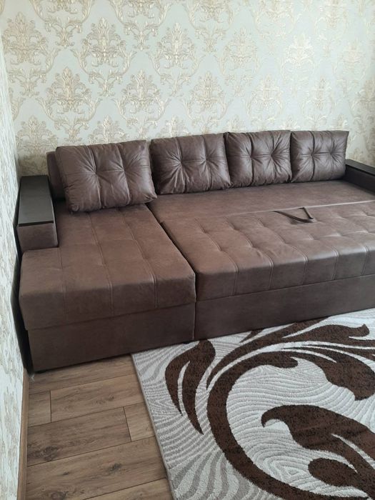 Продам семейный диван большой