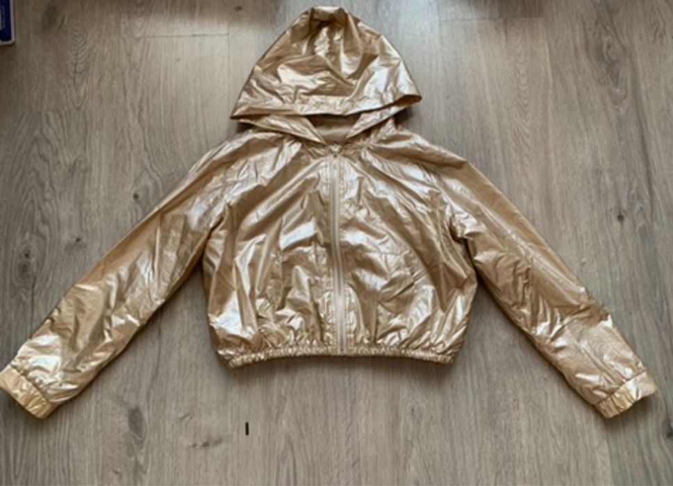 Ветровка р.140 ,10 лет