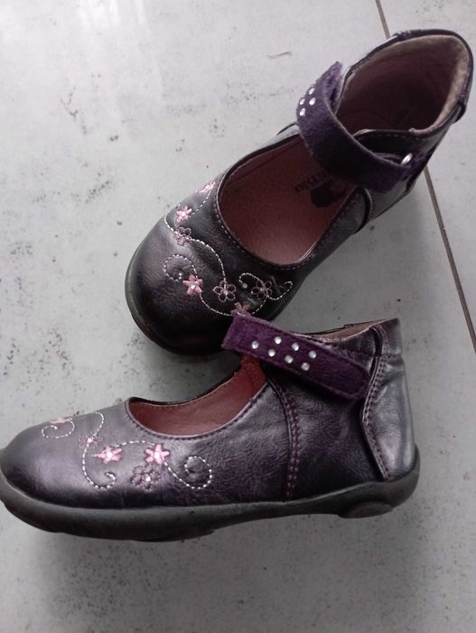 Buty wiosenne dla  dziewczynki 24