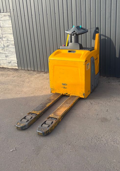 Jungheinrich ERE 120 paleciak wózek paletowy elektryczny Lion LI-Ion