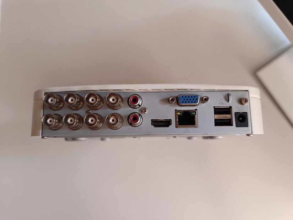 Box câmaras vigilância e monitor