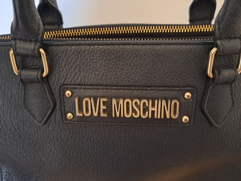 Carteira preta Love mochino em pele