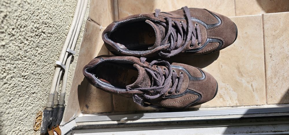 Buty skórzane GEOX rozmiar 38 wkładka 23,5cm stan bardzo dobry