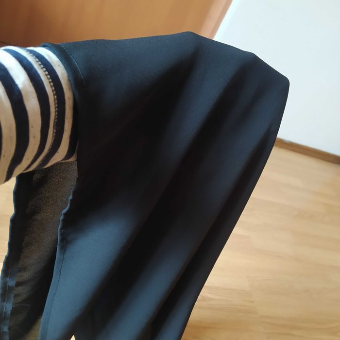Bluzka czarna cienka 40
