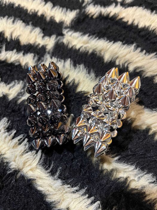 Браслет с Шипами в 2 цветах Triple Band Spike Bracelet numbernine lgb ifsixwasnine japanese fashion archive