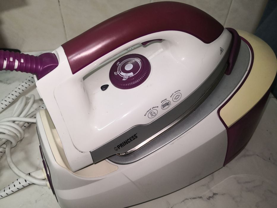 Ferro com caldeira Princess