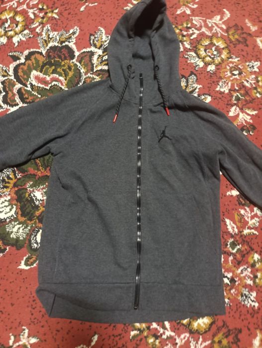 Продам олімпійку (зіпку) Jordan