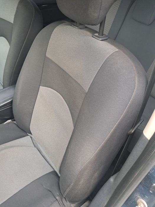 Продам чехли на Дачію дастер