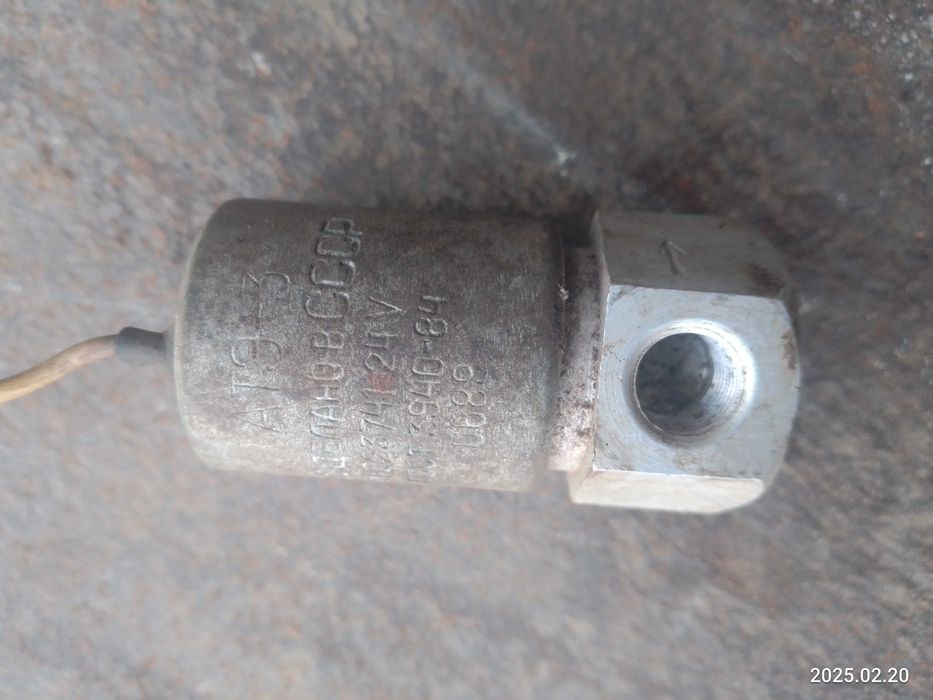 резец токарный..