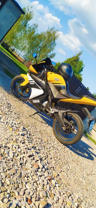 Motocykl yamaha yzf r125