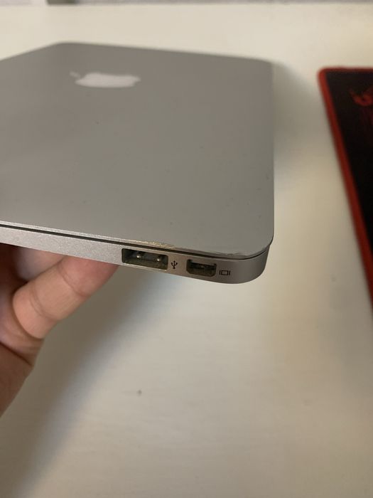 MacBook Air 11” (Late 2010)