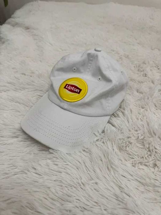Czapka z daszkiem, Lipton