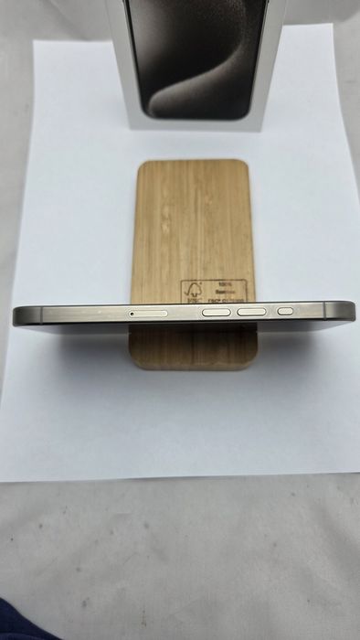 Telefon iPhone 15 Pro 128GB stan idealny bateria 89% bez ryski