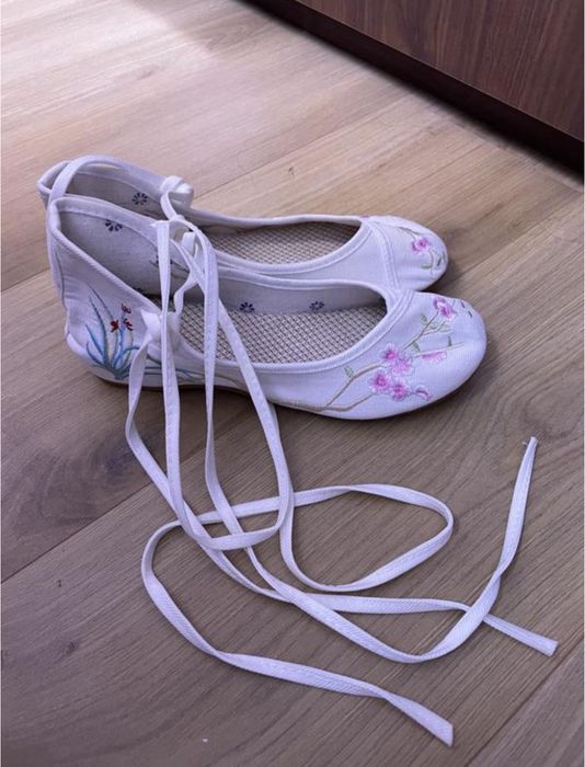 Балетки туфлі білі