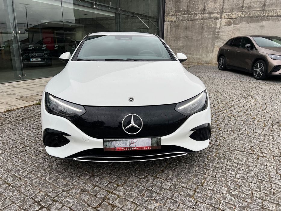 Mercedes-Benz EQE 300 Electric Art