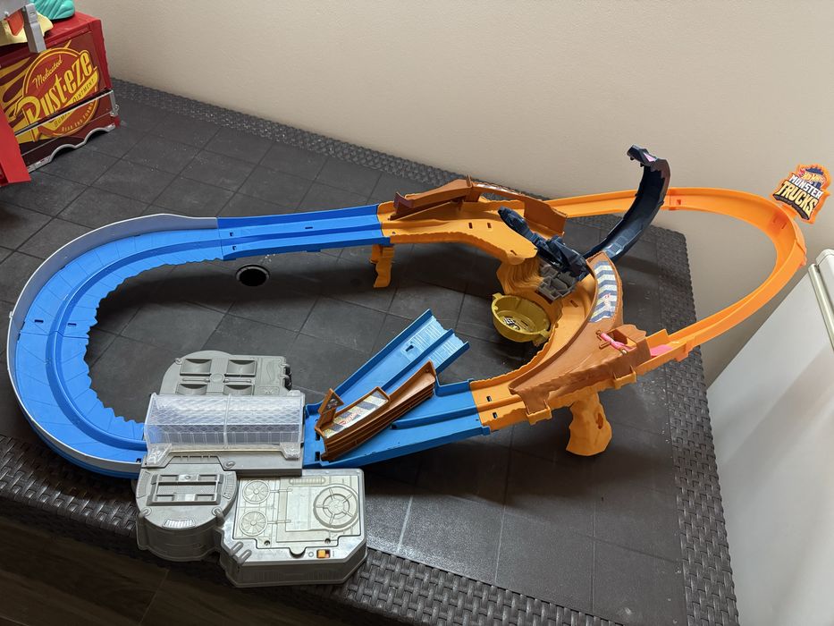 Hot Wheels Monster Truck Scorpion