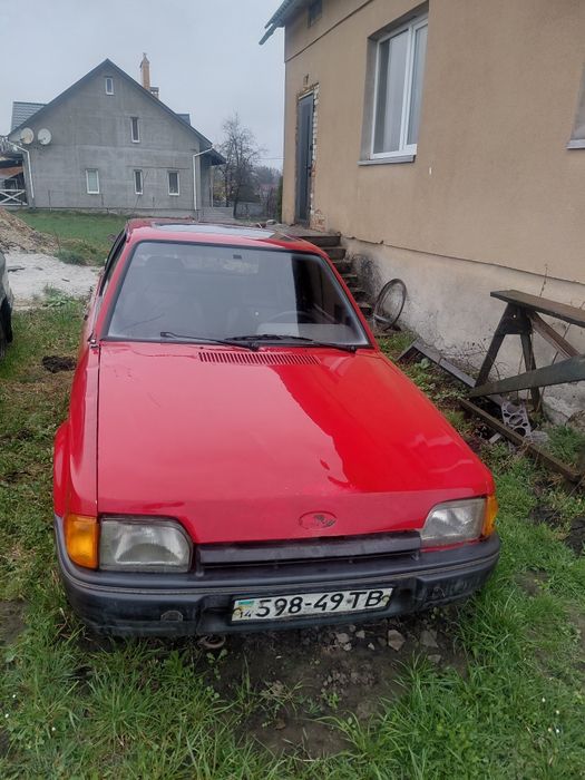 Продам Форд ескорд 1.8  D