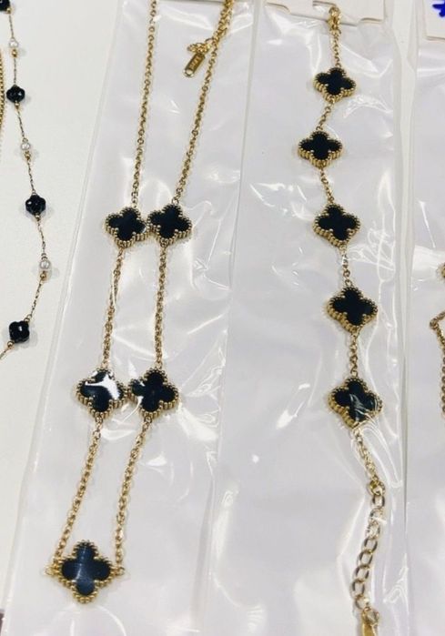 Komplet naszyjnik + bransoletka czarne koniczynki