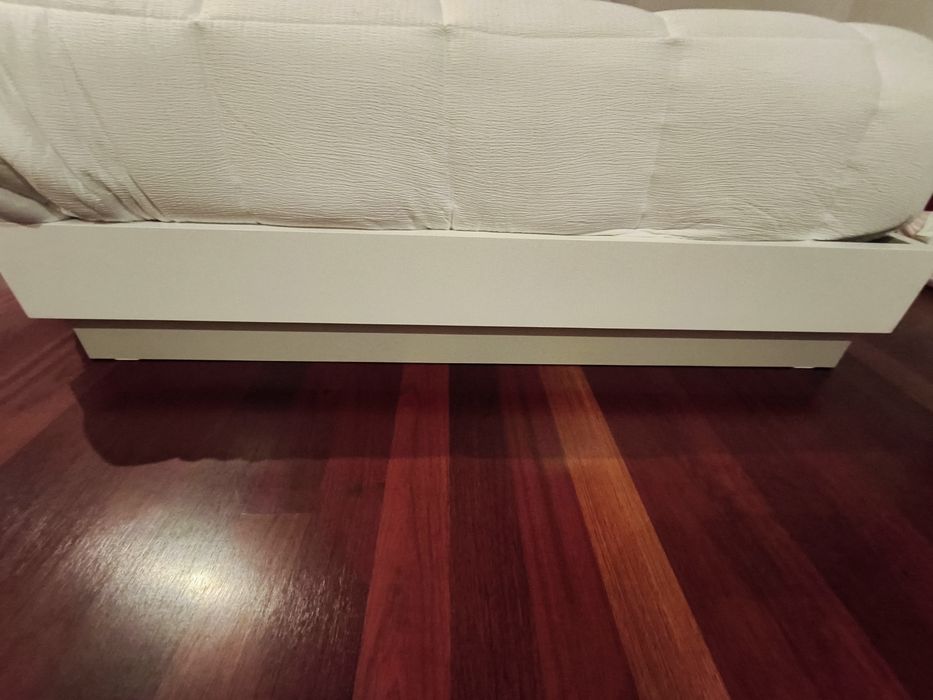 Cama casal+estrado+colchão